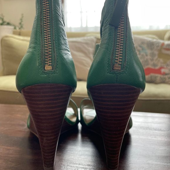 Nine West Green Wedge Sandal - Picture 4 of 6